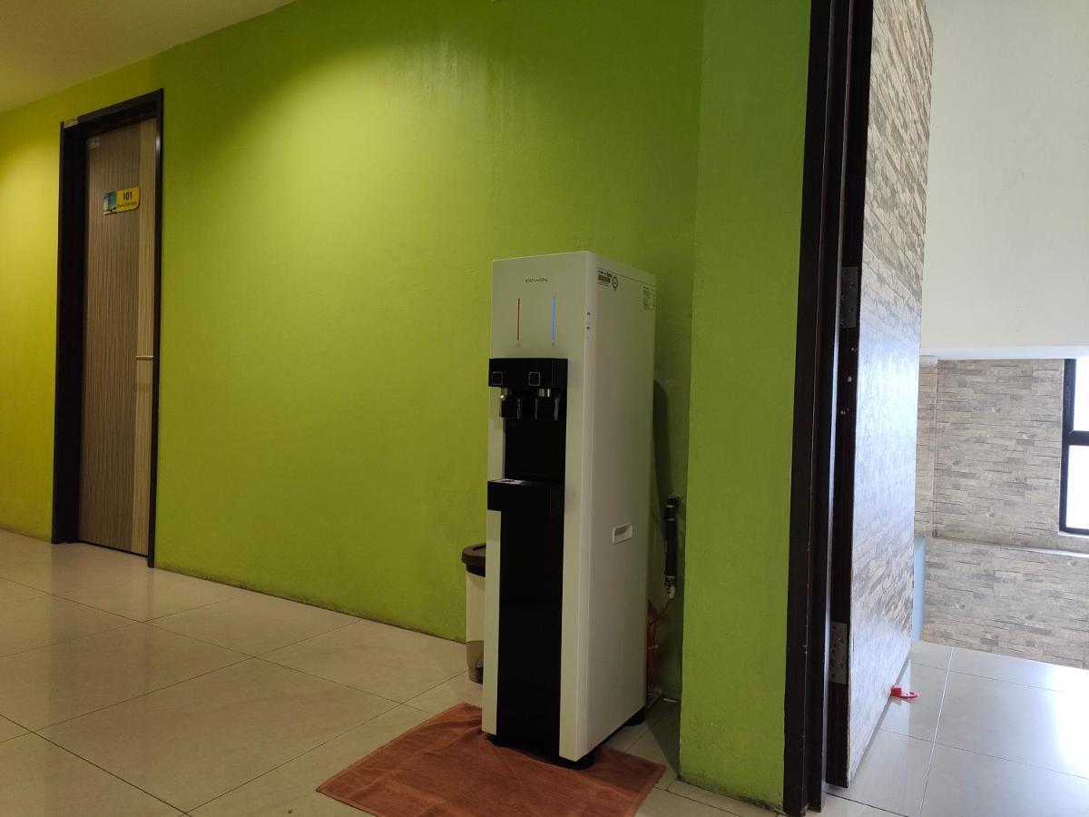 Walk Inn Мири Екстериор снимка