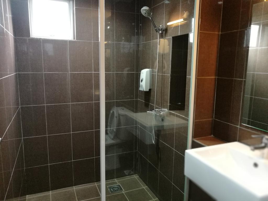 Walk Inn Мири Екстериор снимка