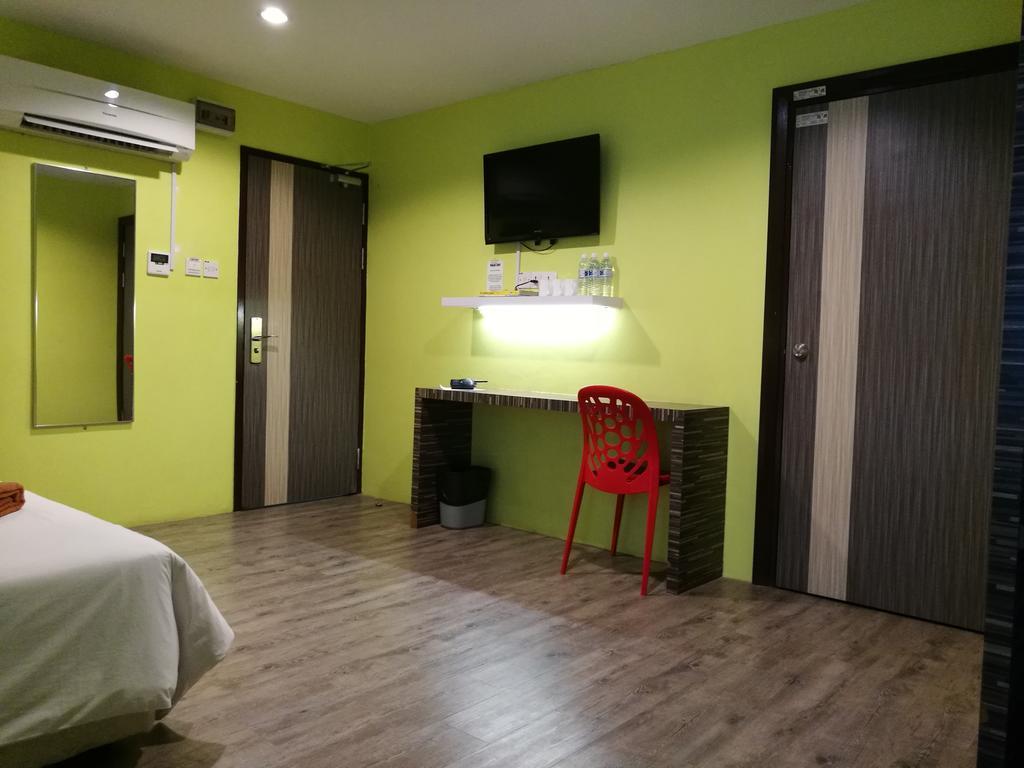 Walk Inn Мири Екстериор снимка