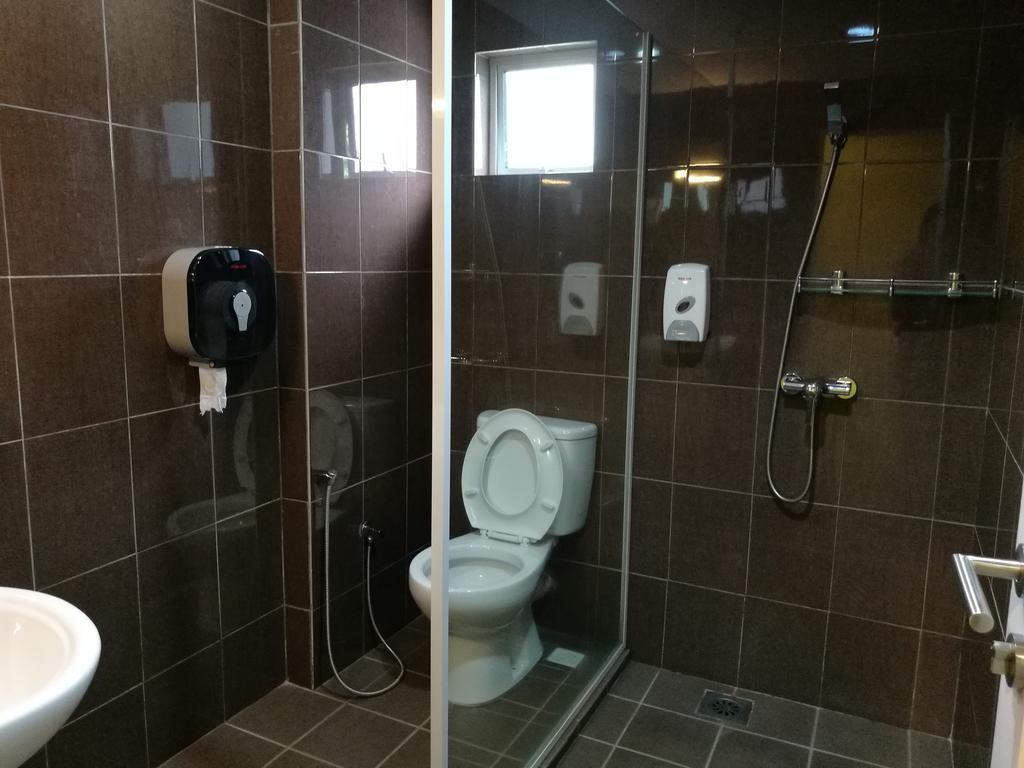Walk Inn Мири Екстериор снимка