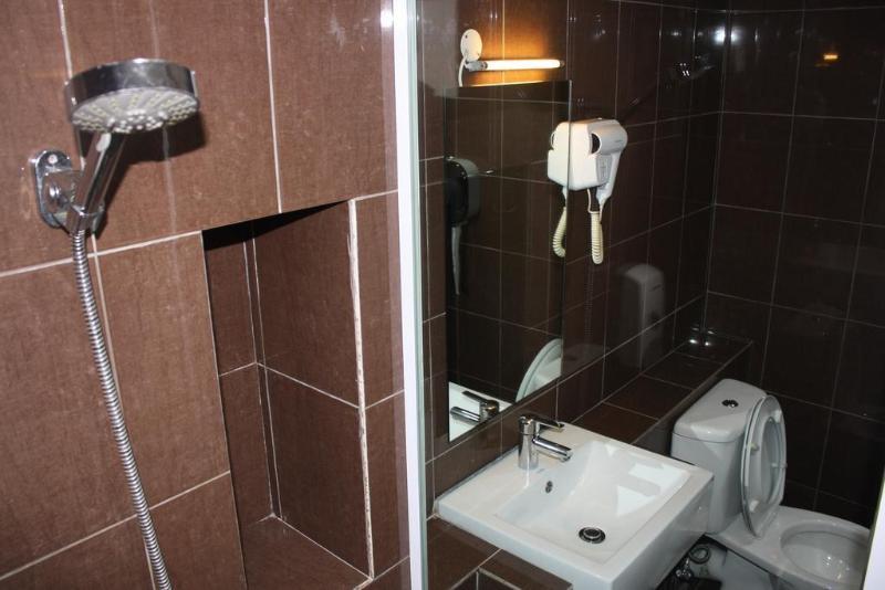 Walk Inn Мири Екстериор снимка
