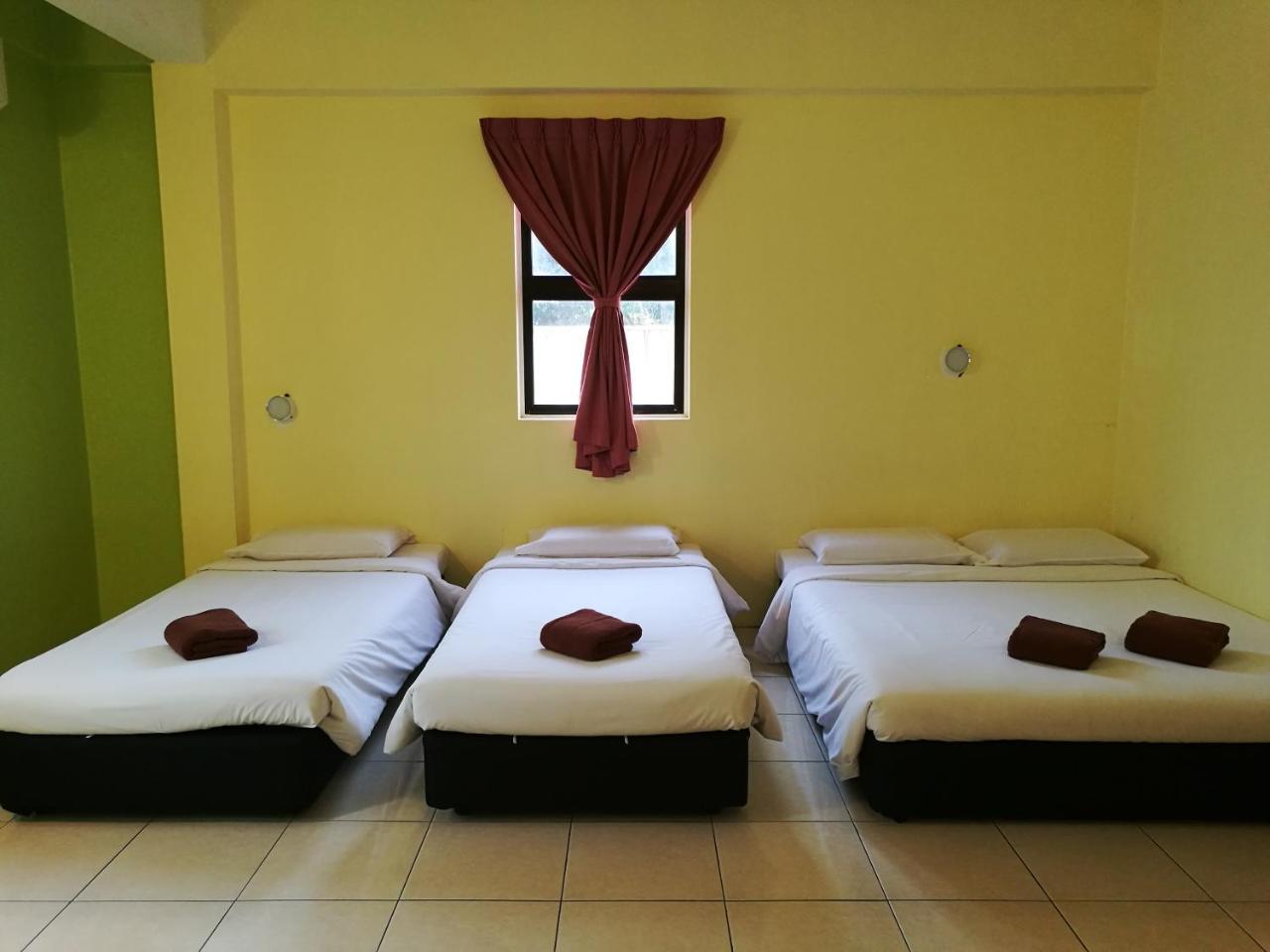 Walk Inn Мири Екстериор снимка
