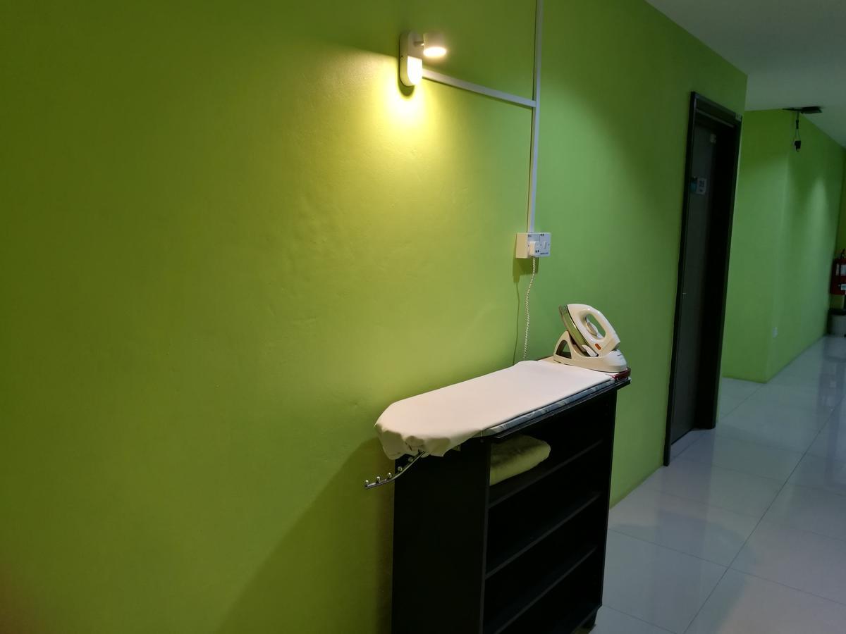 Walk Inn Мири Екстериор снимка