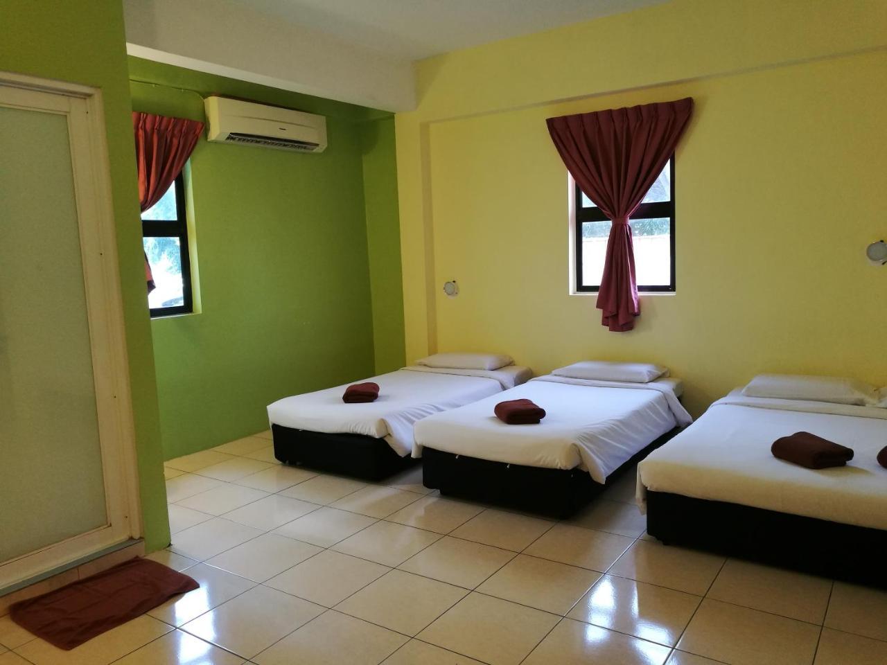 Walk Inn Мири Екстериор снимка